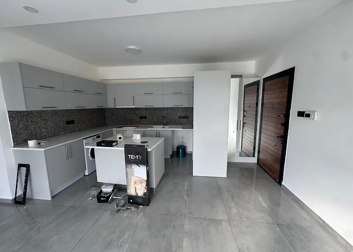 3 Bed Flat In Apartament Nikozja